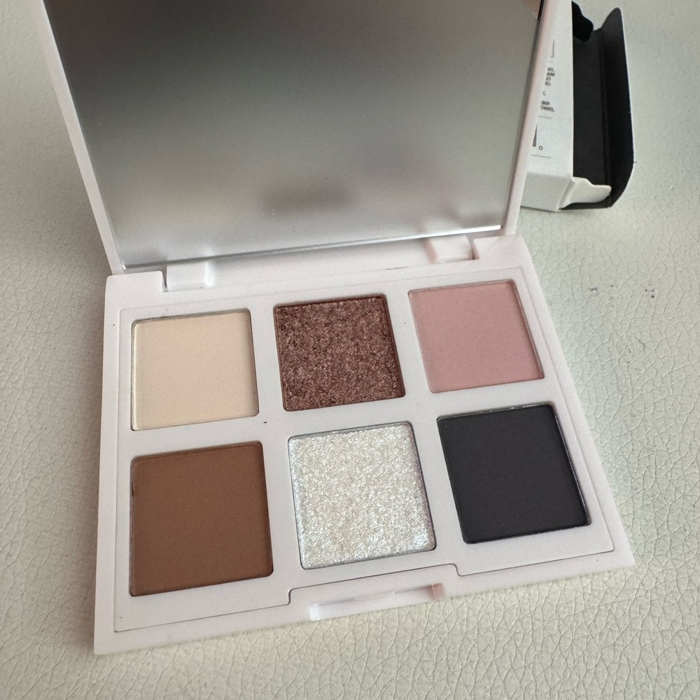 Lithe Astral Eyeshadow Palette - Picture 5 of 6